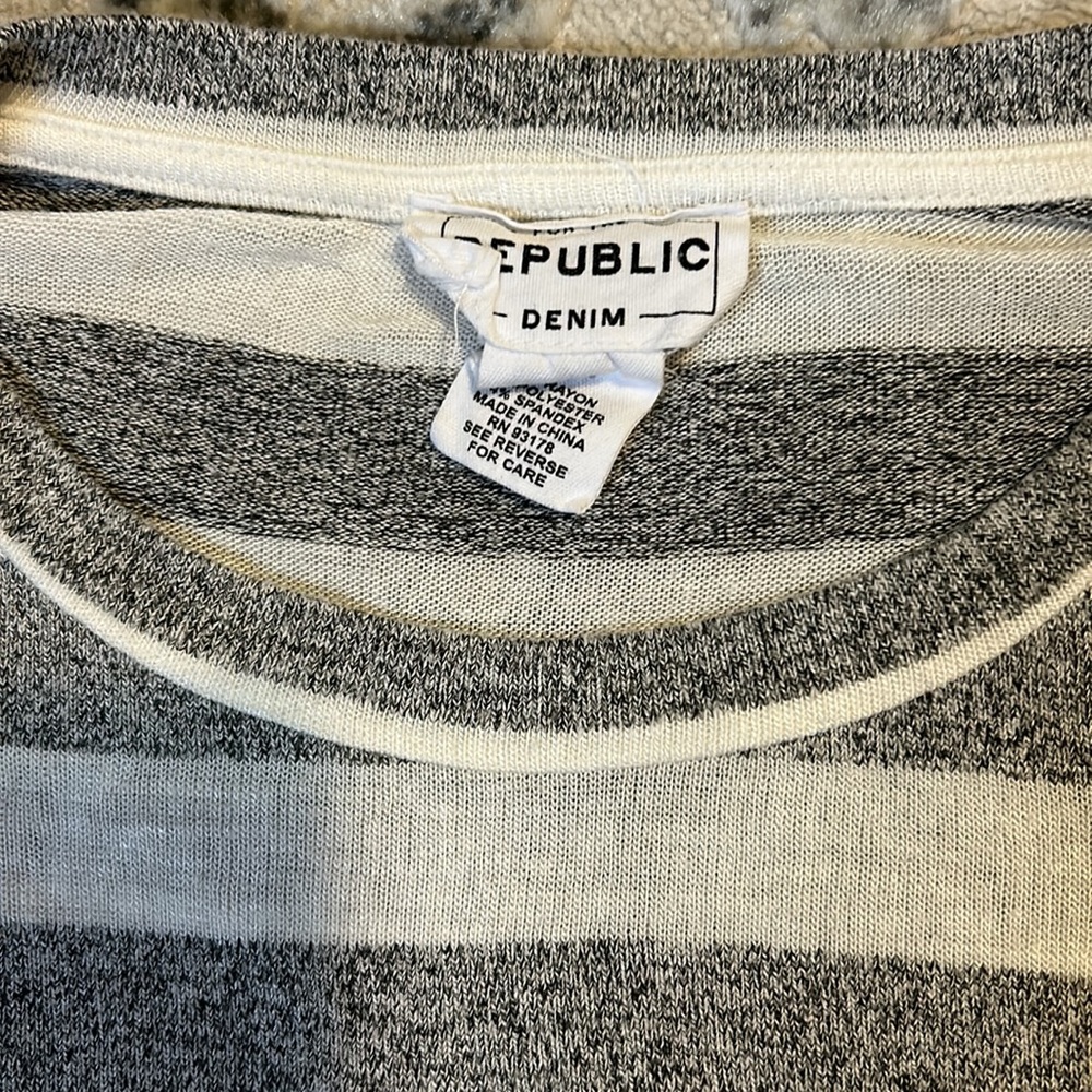 Striped Tee - Picture 3 of 4